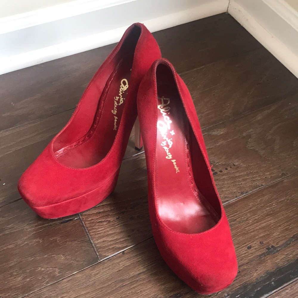 Alice Olivia Pumps...